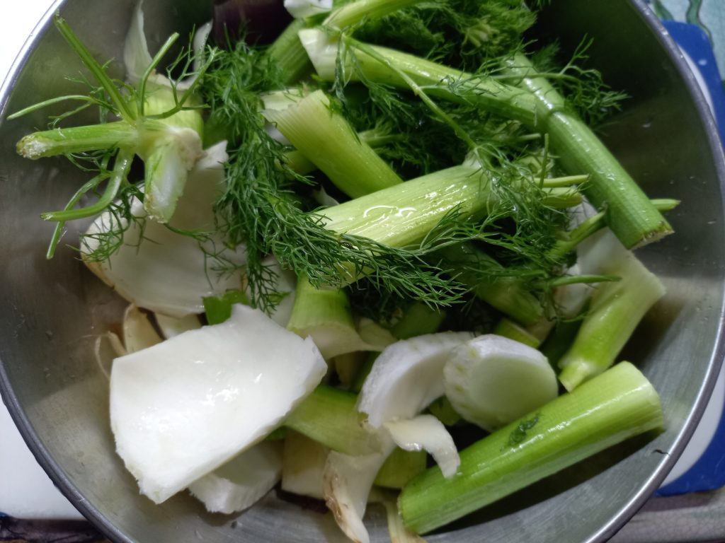 Curry Soup with Fennel Scraps