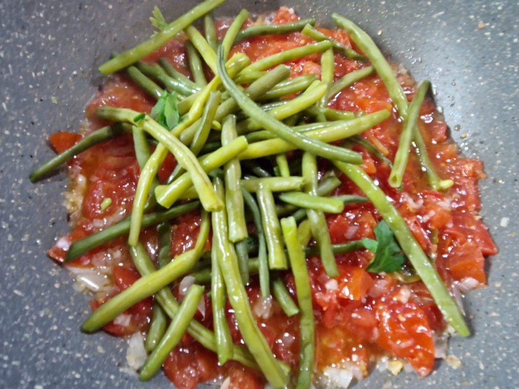 Pasta with Green Beans and Tomato Sicilian Style