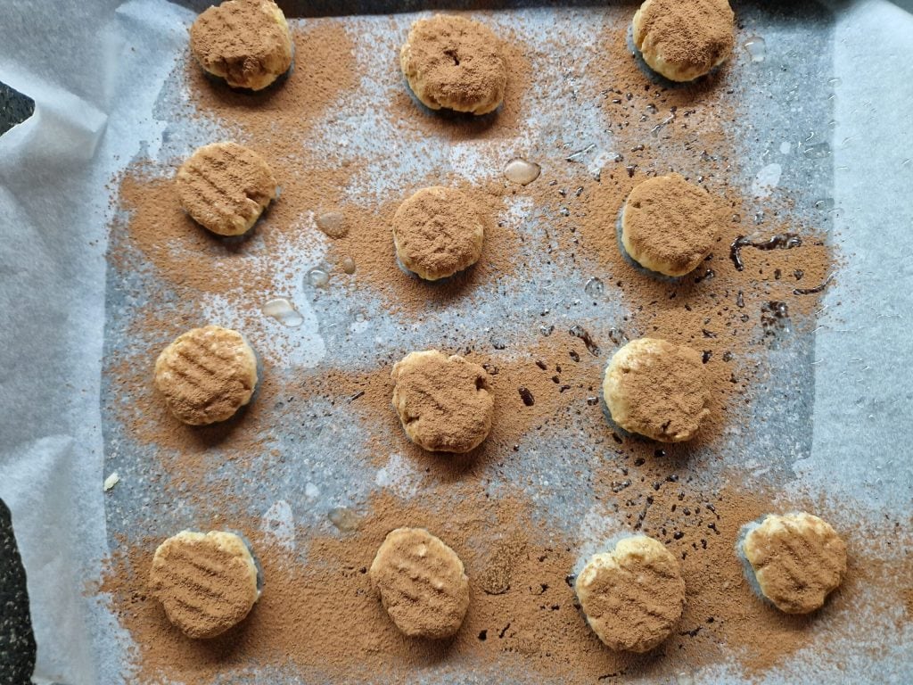 Dunking Cookies with Oats and Coconut