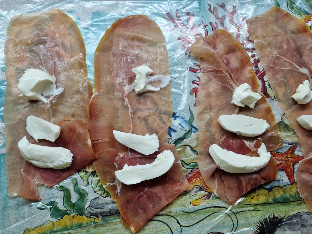 Prosciutto and Zucchini Rolls