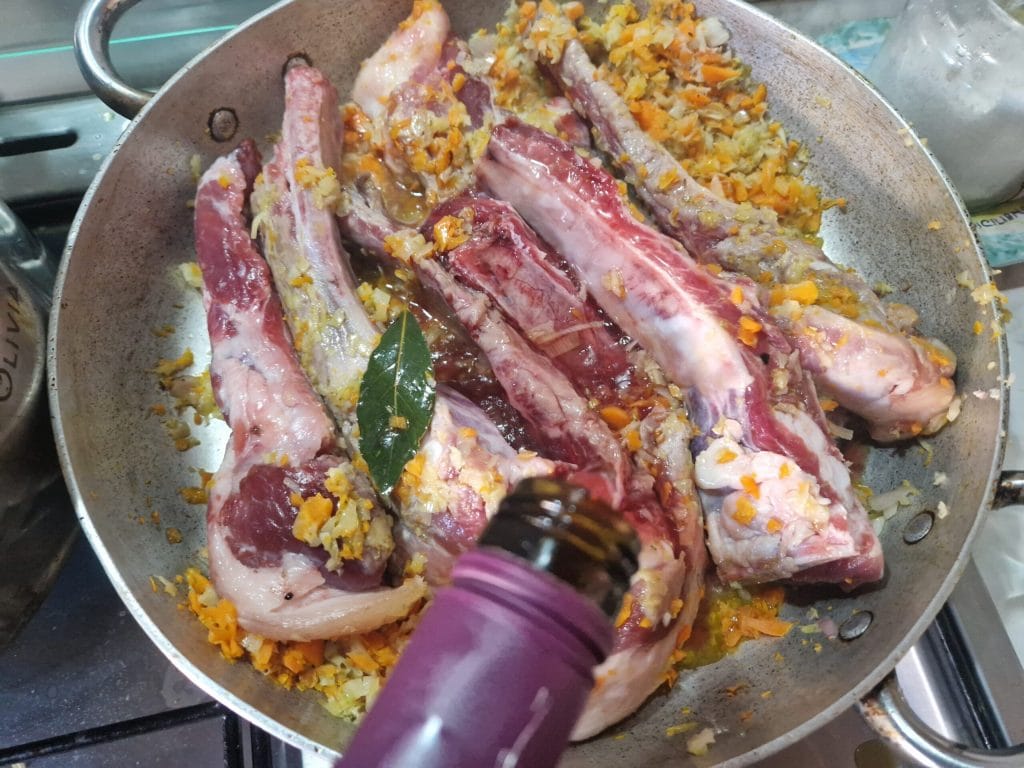 Pork Ribs in Tomato Sauce