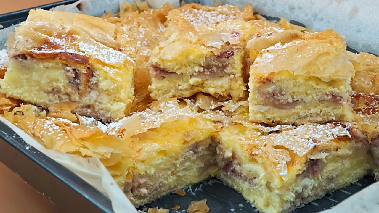 Phyllo Dough Dessert with Ricotta and Strawberries