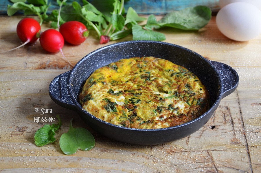 Omelette with Radish Leaves