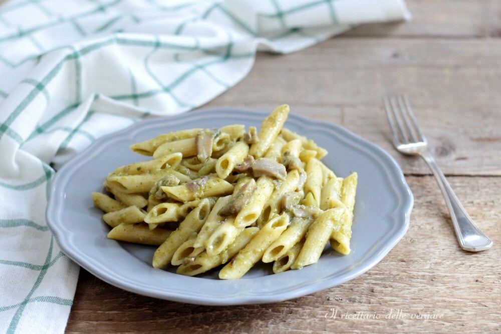 Penne with Broccoli and Mushroom Sauce