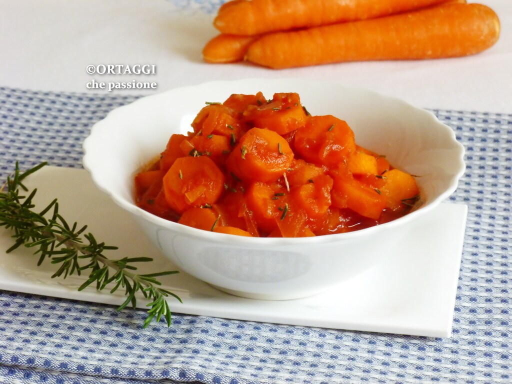 Stewed Carrots with Tomato