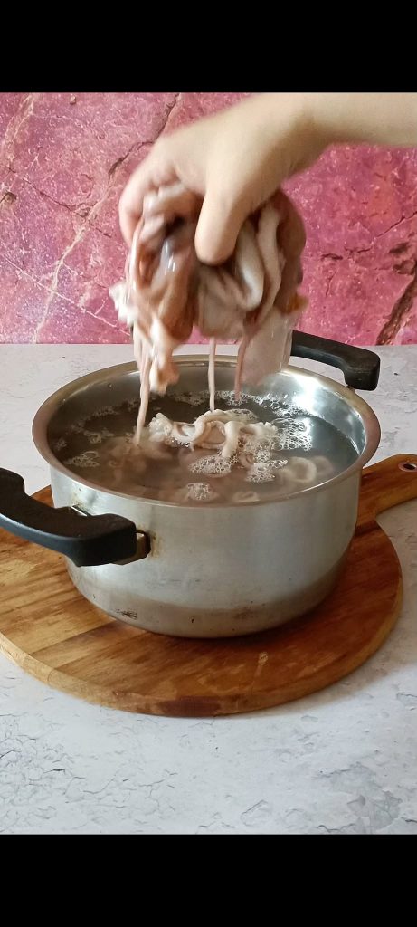Cook the octopus