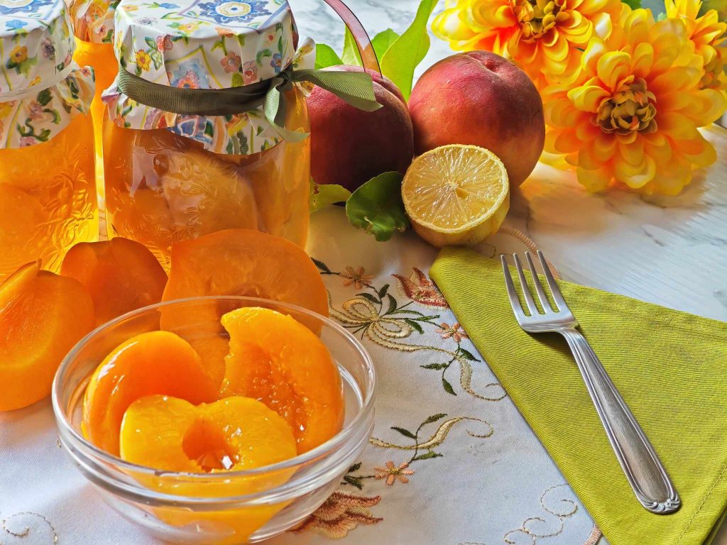 How to Make Canned Peaches