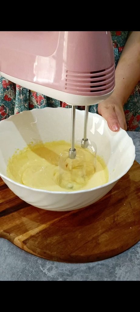 Whipping the yolks