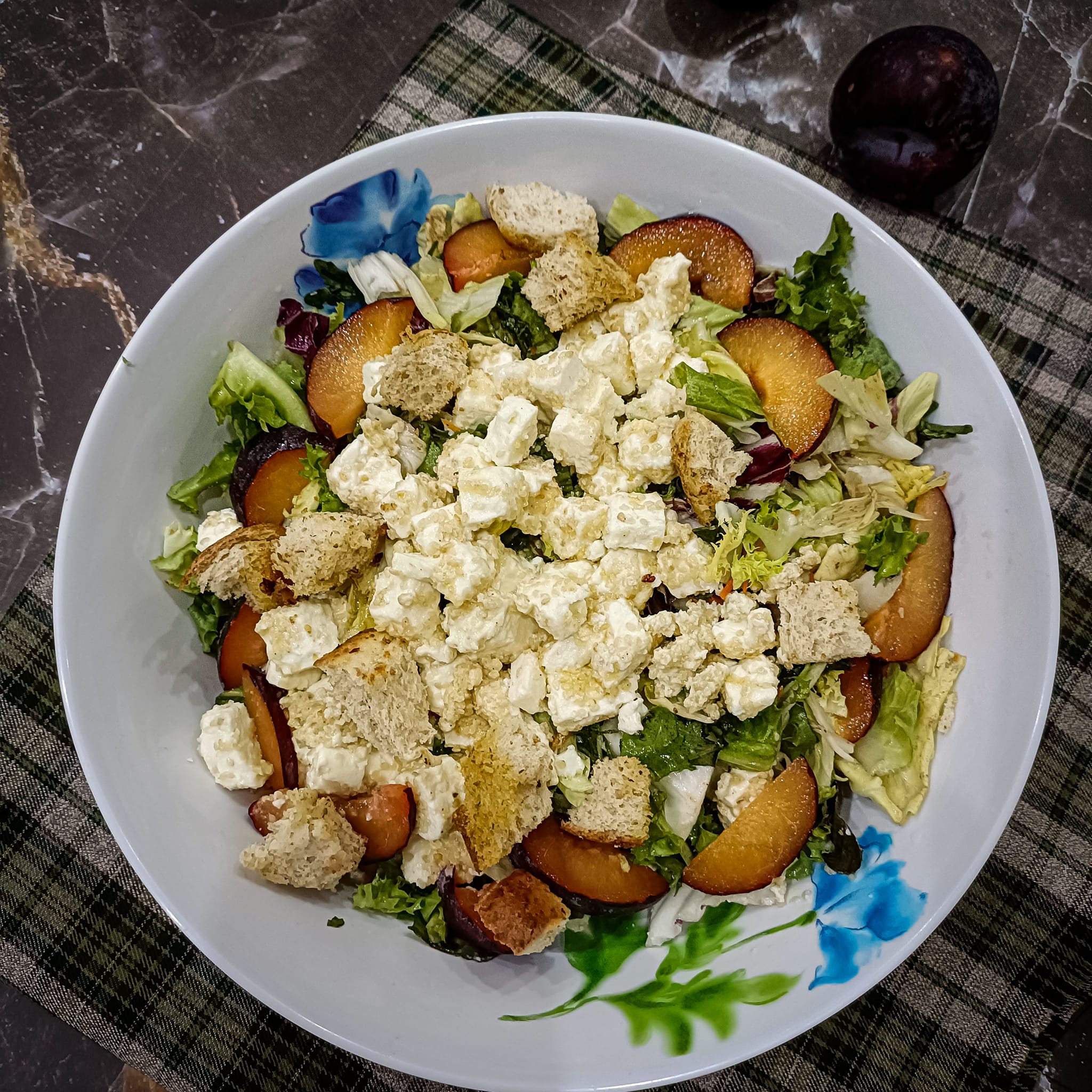 Autumn Salad with Plums and Quartirolo