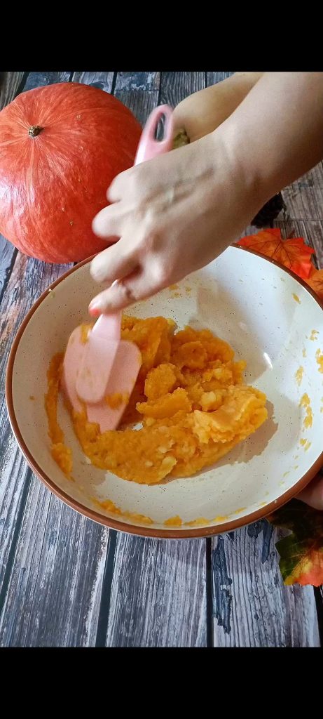 Combine the pumpkin puree with the potato puree