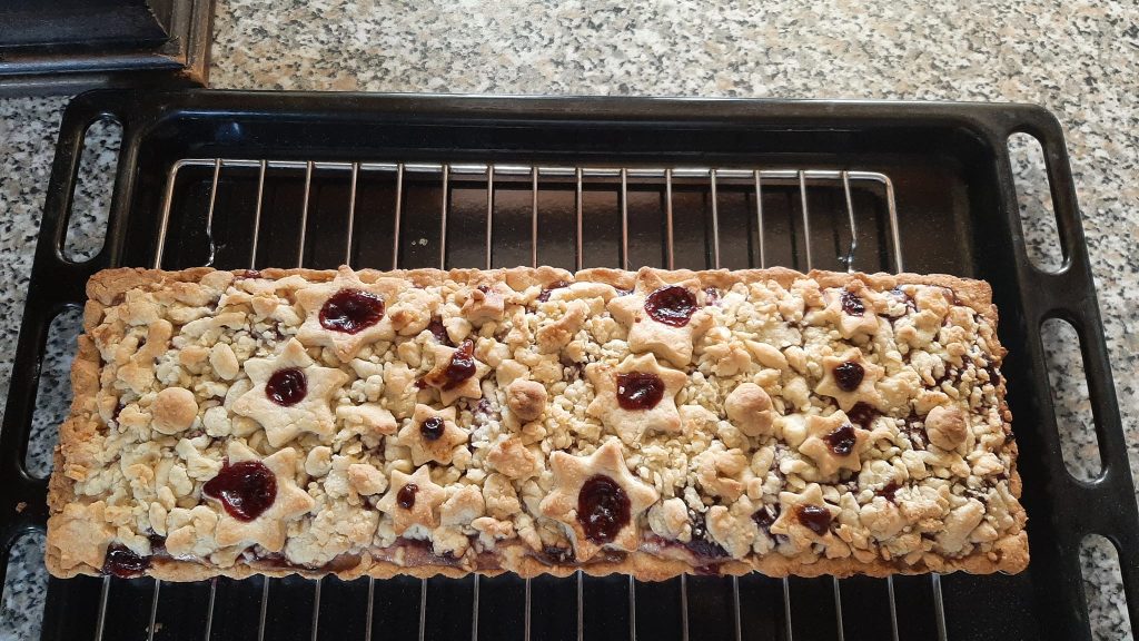 Christmas Crumble Cake with Pomegranate and Yogurt