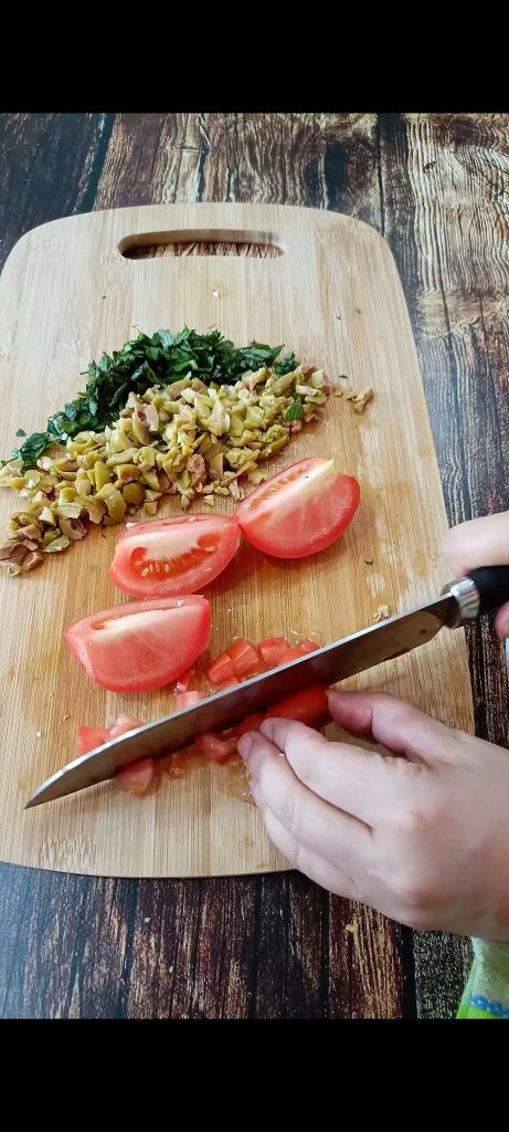 Chopping tomatoes