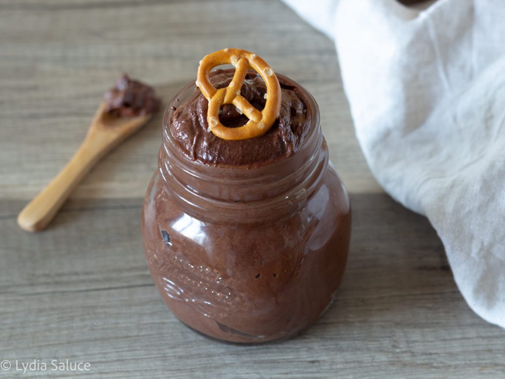 eggless chocolate cream