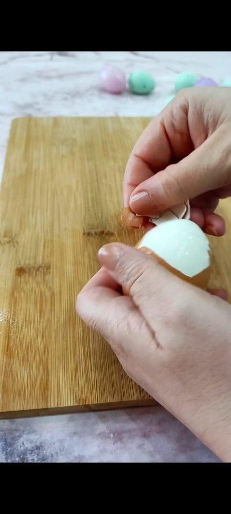 Peeling the eggs