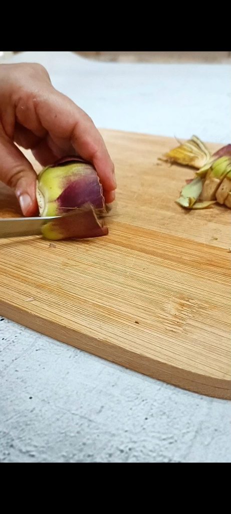 We cut the artichokes into slices