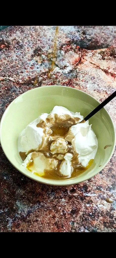 Sauce with yogurt and tahini