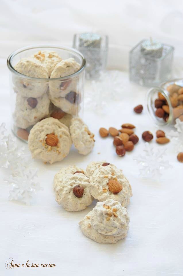 Meringues with Almonds and Hazelnuts