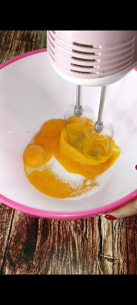 We beat the yolks with sugar