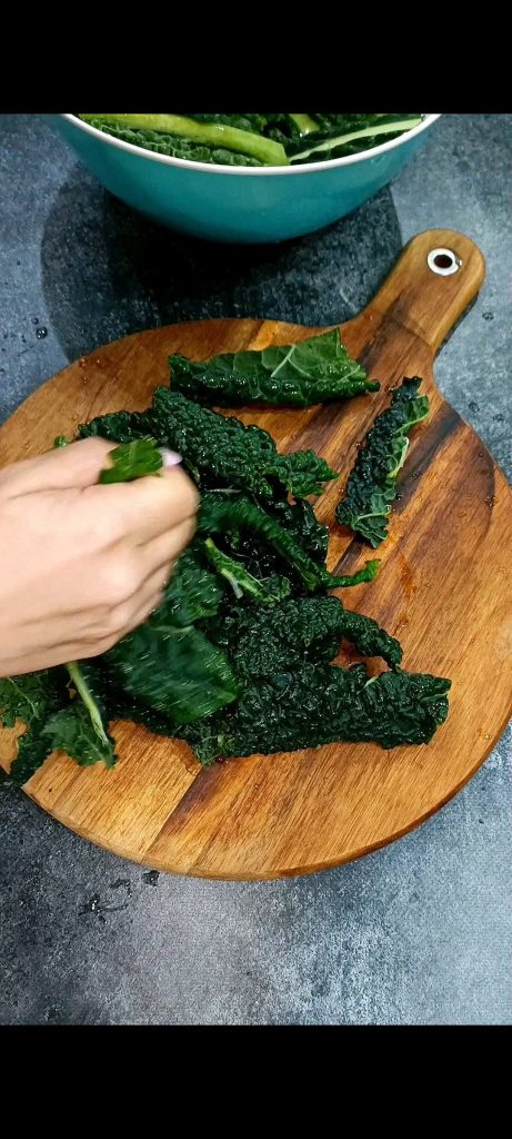 Clean the black kale