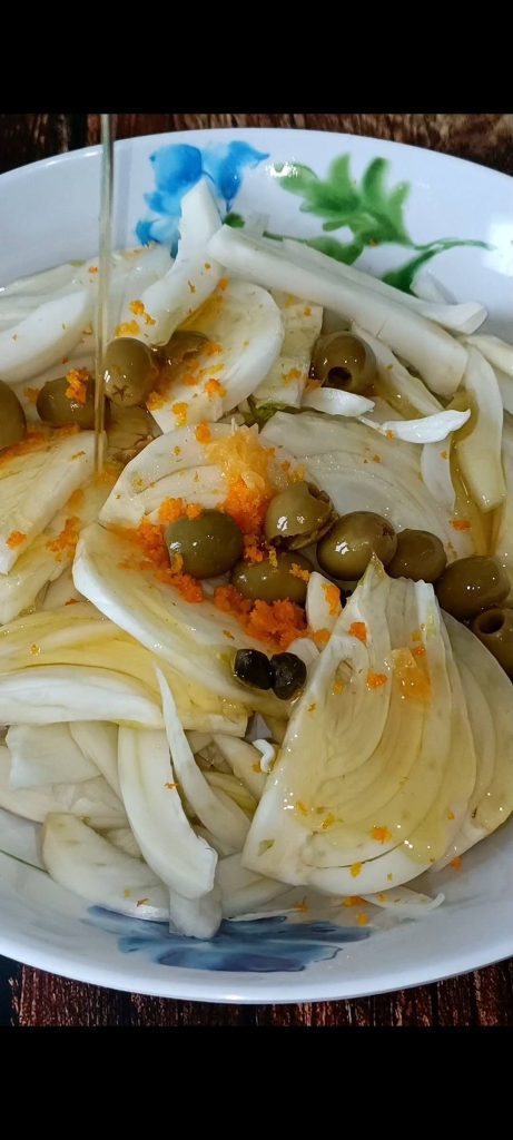 We season the fennel with other ingredients
