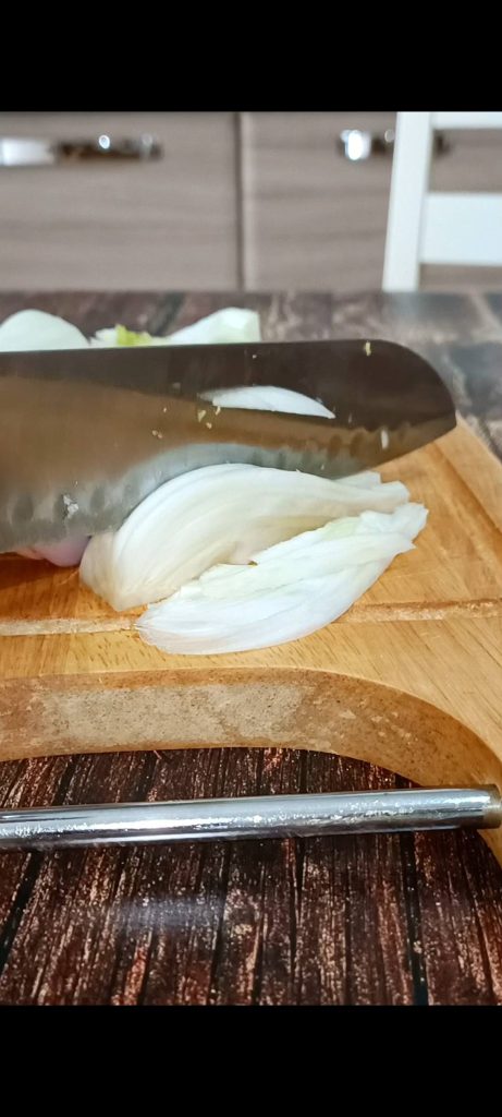 We cut the fennel into strips