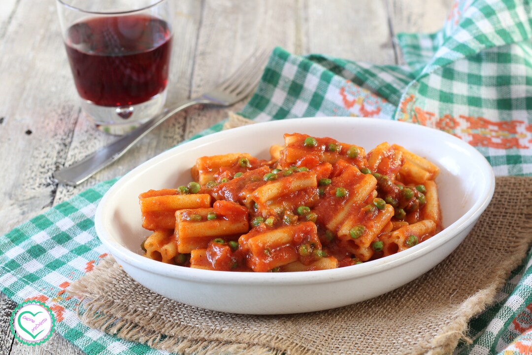 5-Hole Pasta with Sauce