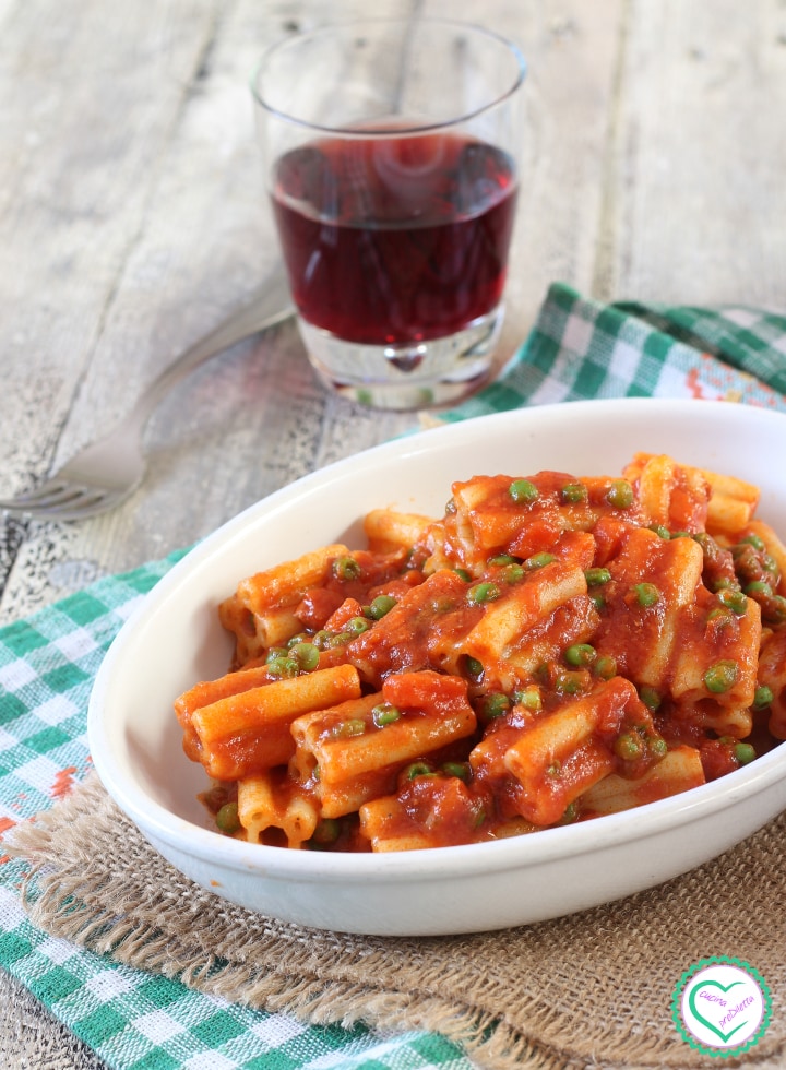 5-Hole Pasta with Sauce