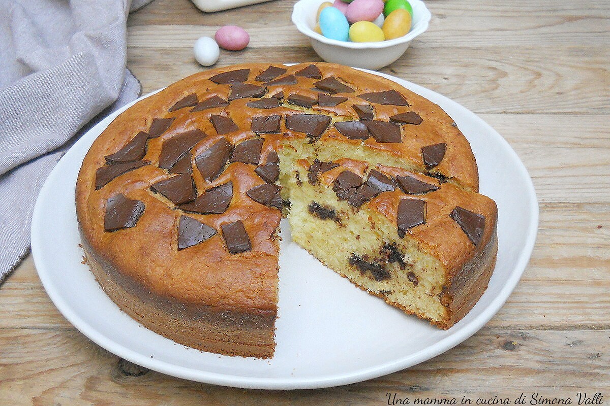 5-Minute Cake with Easter Egg Chocolate