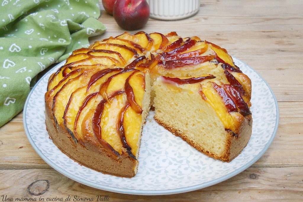 5-minute peach cake horiz
