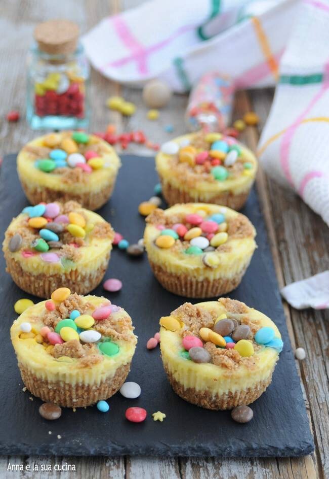 Mini cheesecakes with Smarties