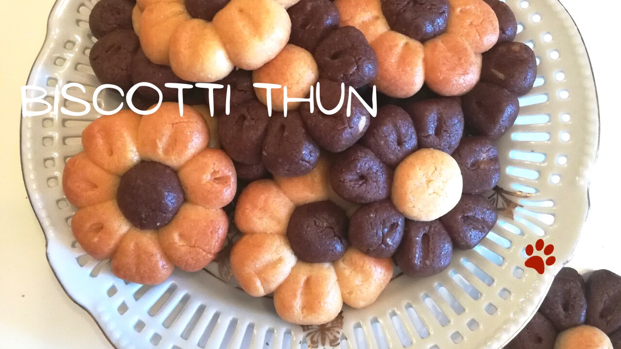 Thun Flower Cookies