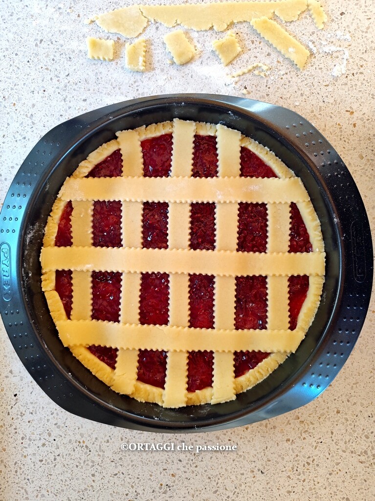 trim the outer edge of jam tart strips