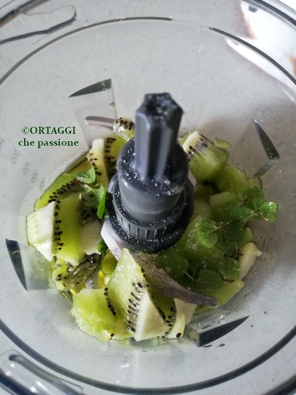 chop the kiwis