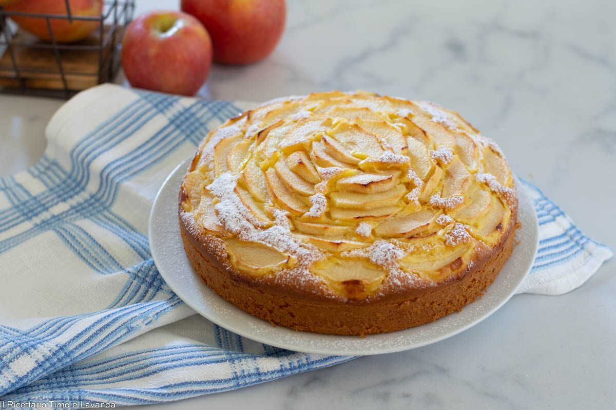 Apple Cake with Greek Yogurt and Rice Flour