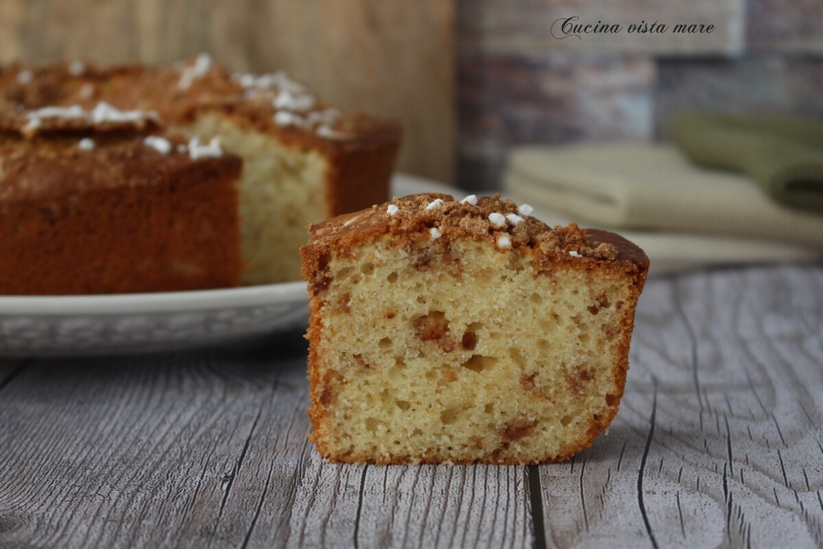 Amaretti and Lemon Bundt Cake