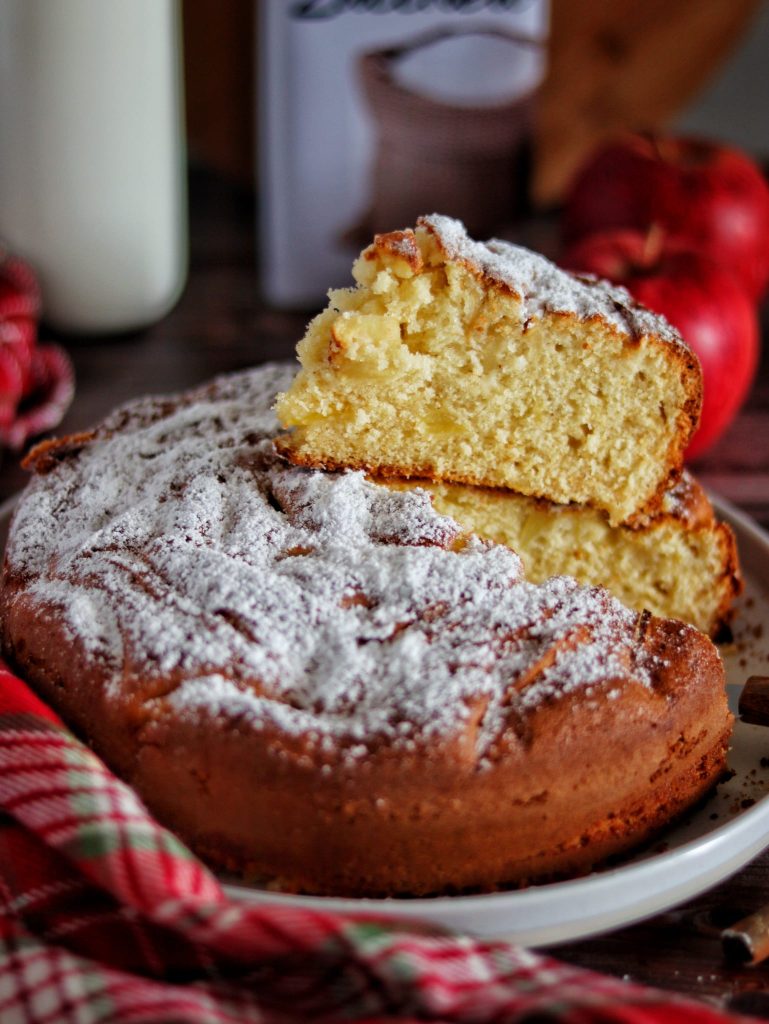 Apple Cream Cake