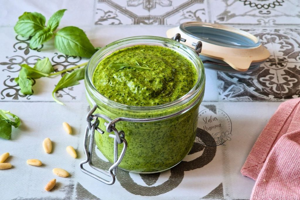 Arugula and Basil Pesto: Turn Leftover Arugula into a Delicious Fresh Pesto!