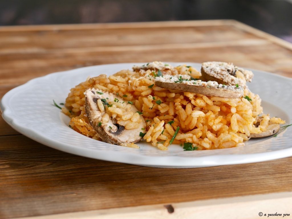 Baked Brown Rice with Tomato, Cheese, and Mushrooms
