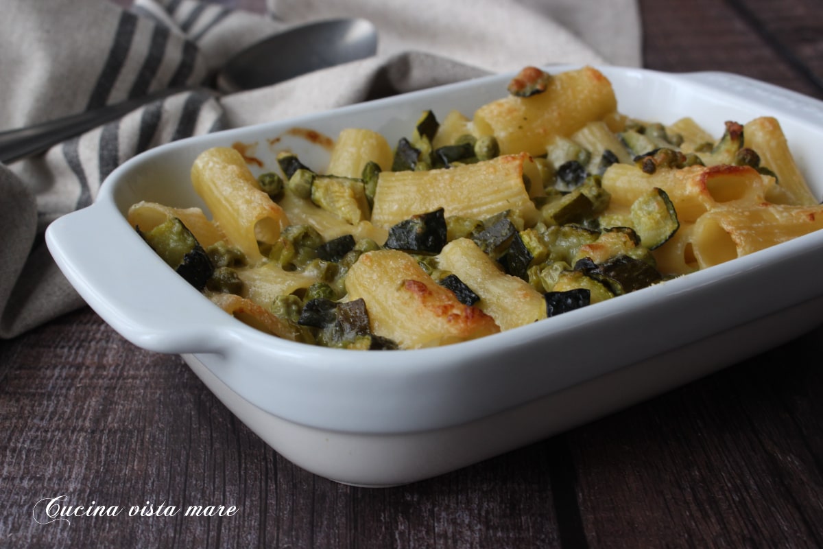 Baked Pasta with Zucchini and Peas