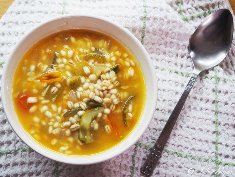 Simple and Nutritious Barley Soup: The Perfect Comfort Food for Winter