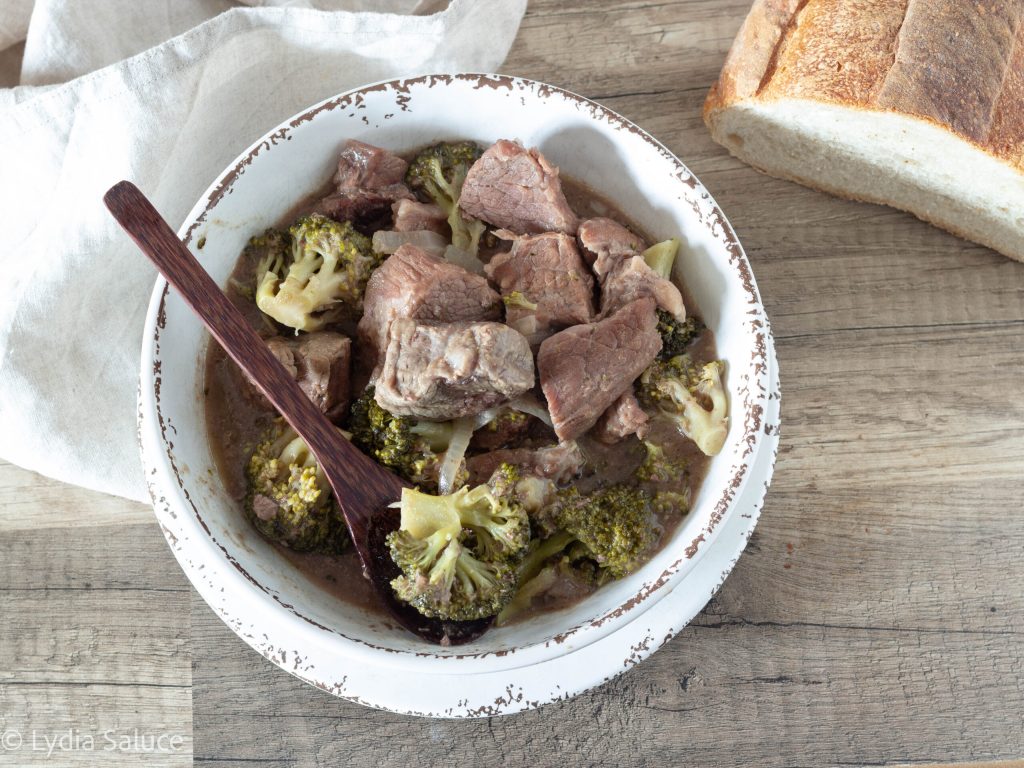 beef and broccoli stew in slow cooker