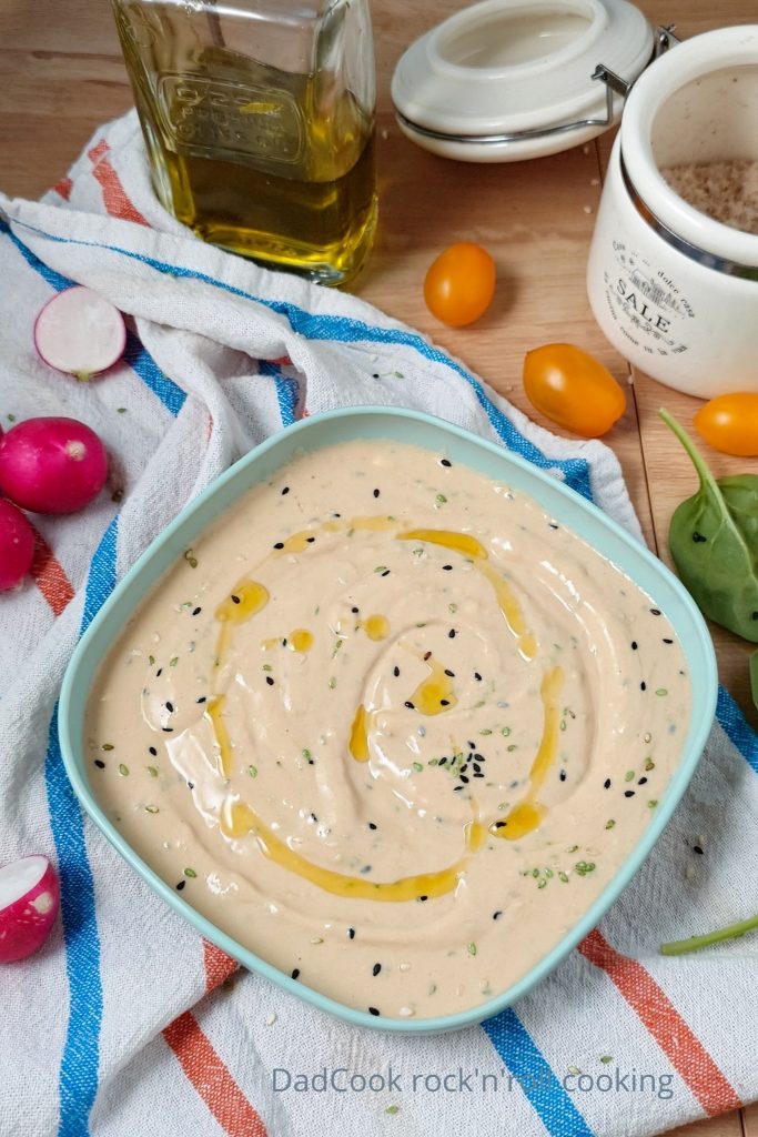 Beyond Ordinary Sauce: Discover the Yogurt, Miso, and Tahini Dressing that is Winning Over the Most Refined Palates