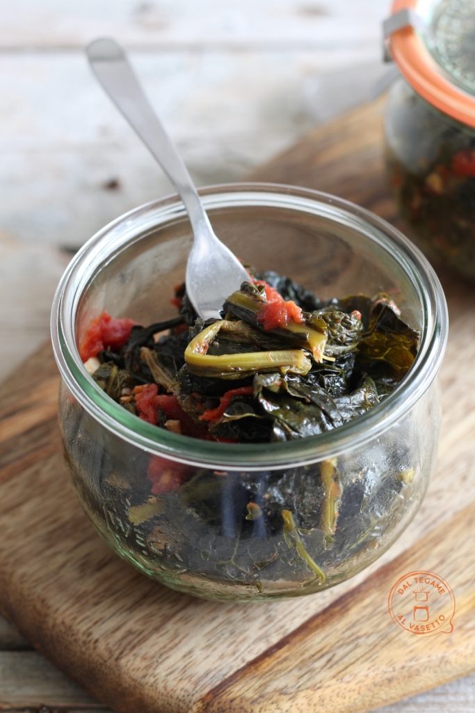 black kale with tomato cooked in a jar in the microwave using the microwave jar cooking technique