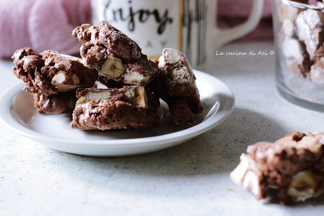 Hazelnut Biscuit Bones to Bite