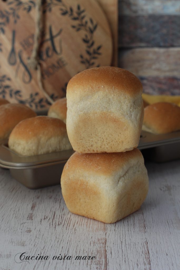 Bread Cubes Sea View Kitchen
