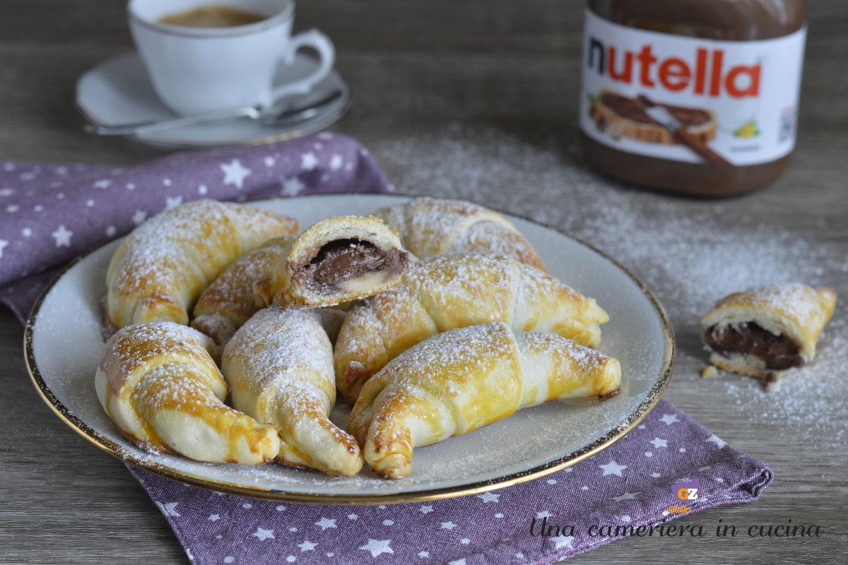 Brisée Dough Croissants with Nutella