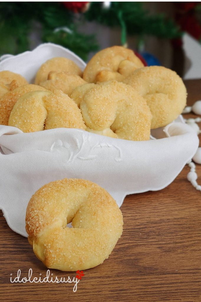 Basket of wine donuts
