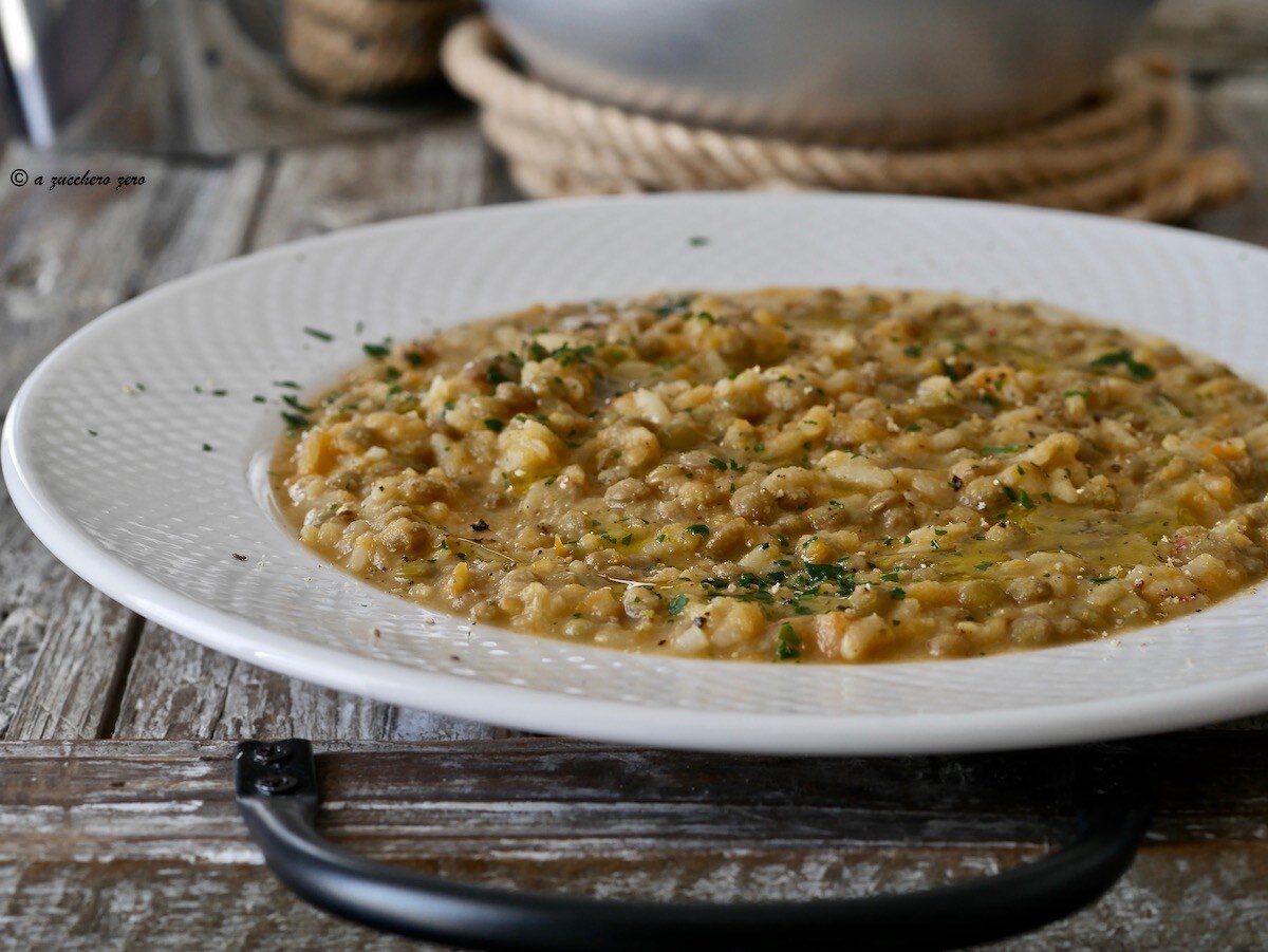 Brown Rice in Lentil Soup with Cauliflower and Pumpkin