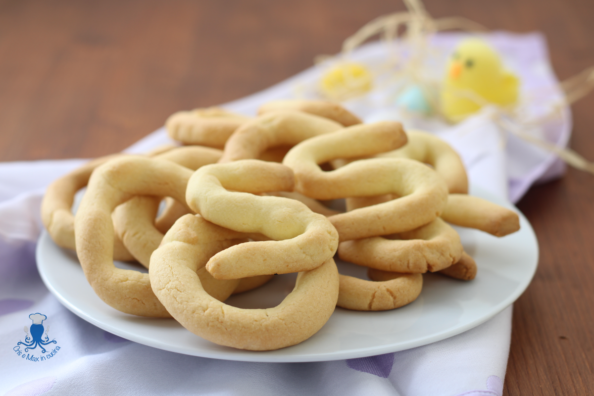 Buranelli Cookies, or Bussolai di Burano Easter Sweets.