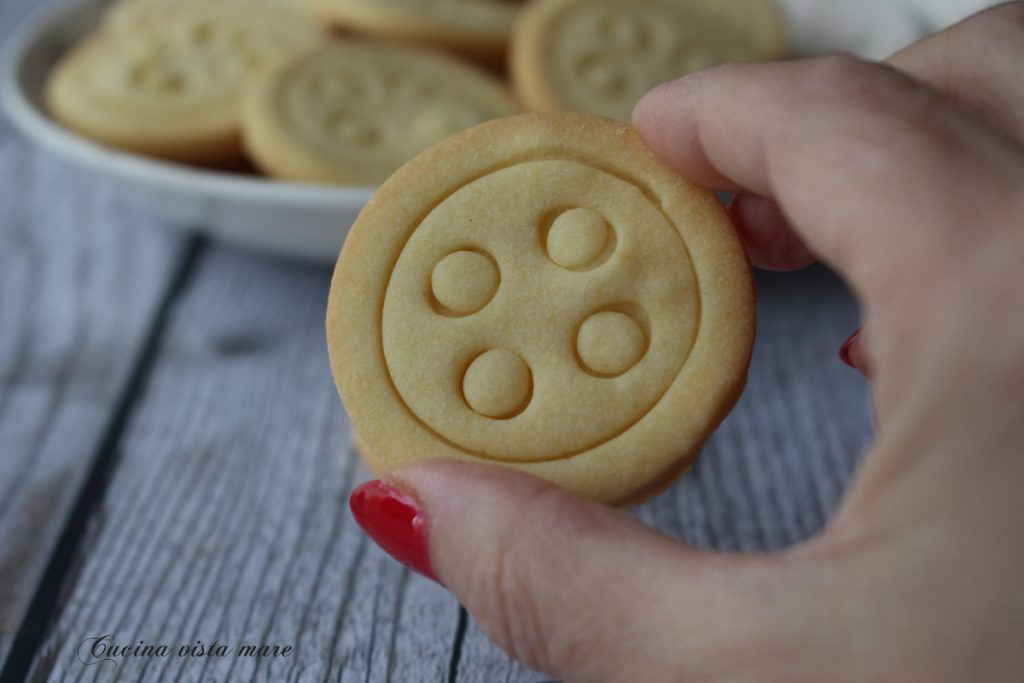Button Cookies Sea View Kitchen